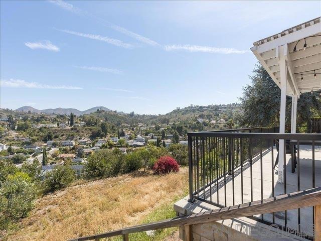 5586 Hamill Ave, San Diego CA: https://media.crmls.org/mediaz/5f393437-ee16-406c-af2c-0216fb5e816d.jpg