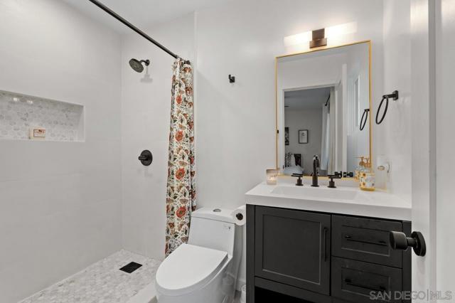 1817 E Grand ave, Escondido CA: https://media.crmls.org/mediaz/5f39770a-69af-469e-889a-db4122042a8d.jpg