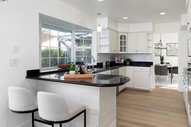 4452 Alice Way, Union City CA: https://media.crmls.org/mediaz/5f3a26ec-3f5e-4b0c-81dc-6c582634bad7.jpg