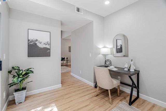 Image 15 of 26 For 419 Saint Emilion Ct