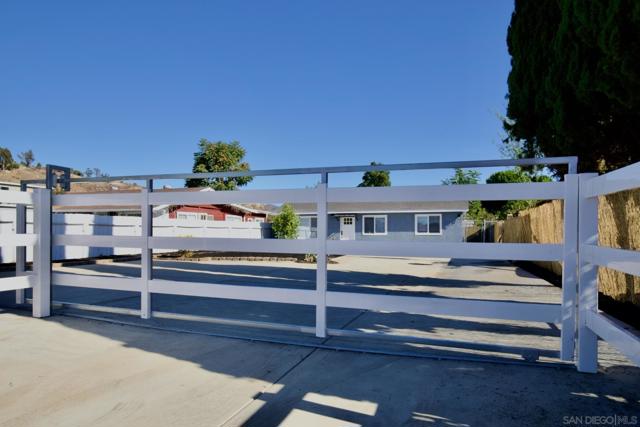 12525 Julian Avenue, Lakeside CA: https://media.crmls.org/mediaz/5f3a99e7-73bb-4ca2-b207-07f5ed9b0298.jpg