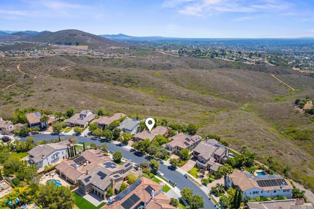 3219 Corte Paloma, Carlsbad CA: https://media.crmls.org/mediaz/5f3af9c7-533a-420e-8353-1ea550048bf2.jpg
