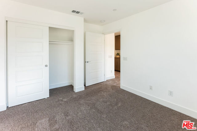 5258 Bainbridge Place photo 16