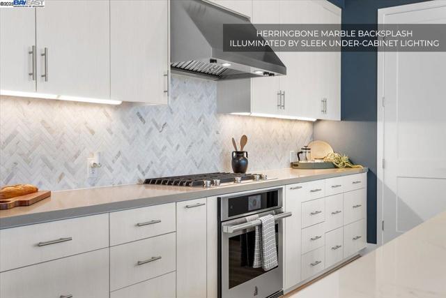 2250 Kilowatt Way, Fremont CA: https://media.crmls.org/mediaz/5f3baa0f-d089-4add-87f5-61bc58d1939d.jpg