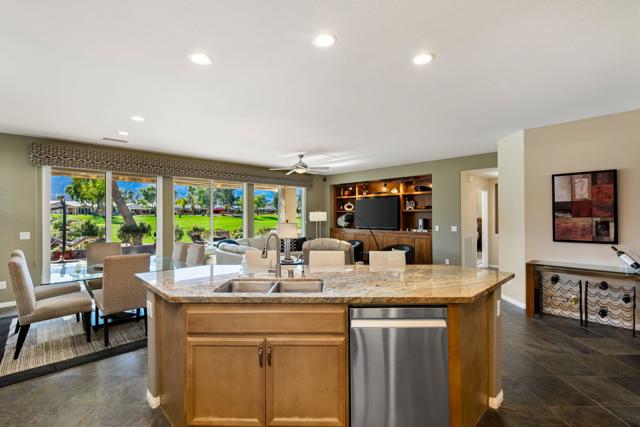 81945 Golden Star Way, La Quinta CA: https://media.crmls.org/mediaz/5f3bb438-3a54-44b8-aedf-e72fd9a712da.jpg
