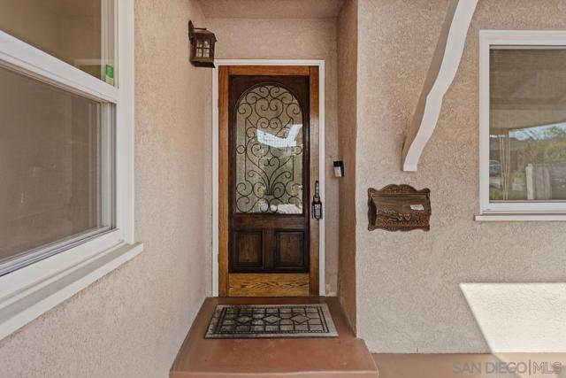 6289 Lake Arago Ave, San Diego CA: https://media.crmls.org/mediaz/5f3bc778-c4a8-4172-bb8a-a79fa1145ac9.jpg