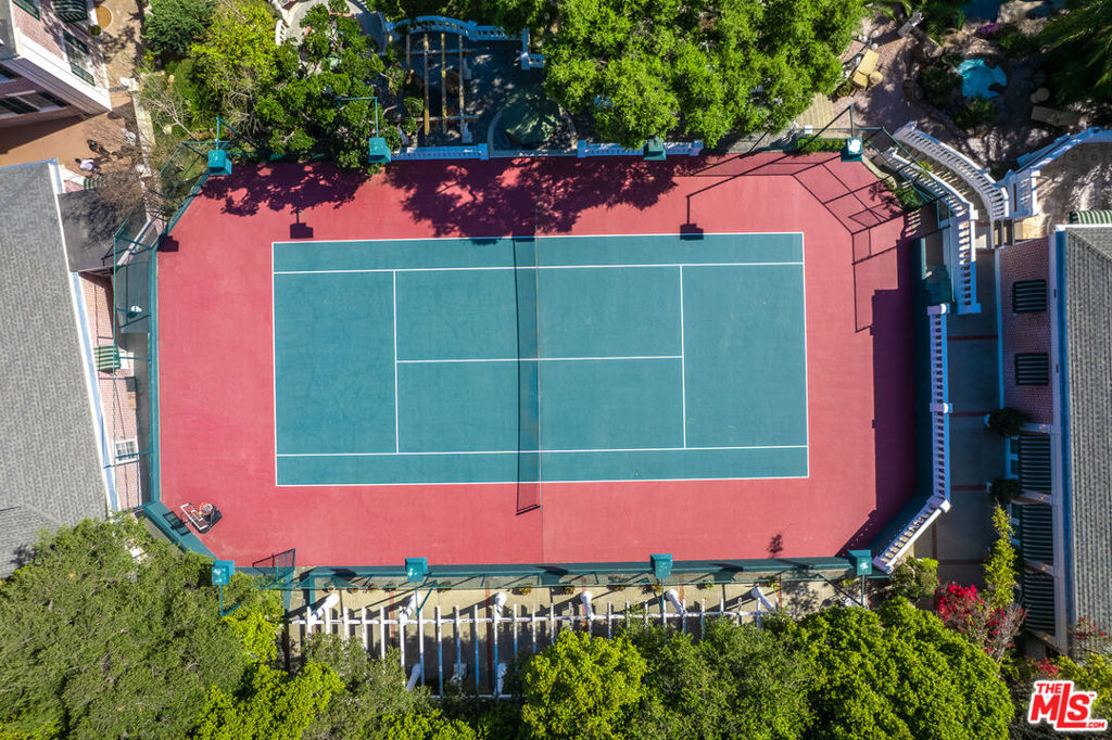 https://media.crmls.org/mediaz/5f3bce98-0be5-413d-a807-fe95f56e1c4a.jpg?preset=X-Large