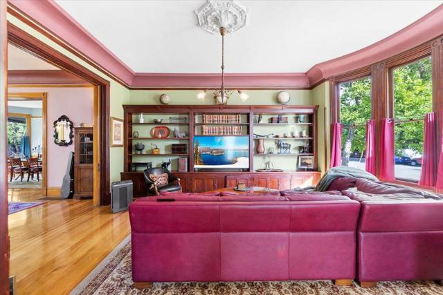 223 N Oregon Street, Yreka CA: https://media.crmls.org/mediaz/5f3c556b-77fa-45e6-8052-797131c8380a.jpg