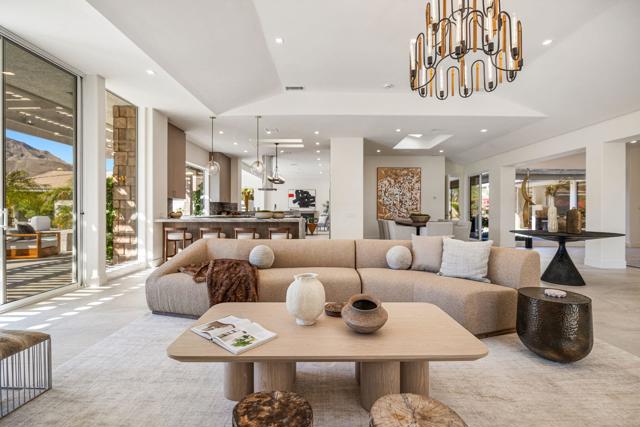 9 Regency Drive, Rancho Mirage CA: https://media.crmls.org/mediaz/5f3d121b-c2d6-49b3-8665-693b498669e1.jpg