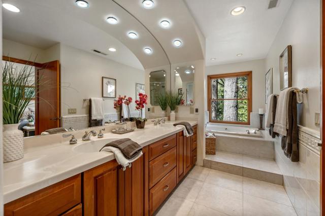 489 Northridge Drive, Scotts Valley CA: https://media.crmls.org/mediaz/5f3d41b2-f629-4ab3-8797-c0a36d37089c.jpg