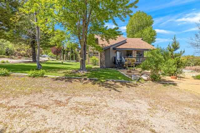 36958 Goldshot Creek Road, Mountain Center CA: https://media.crmls.org/mediaz/5f3f5962-abc6-4b88-8369-43d52f0fdfe2.jpg