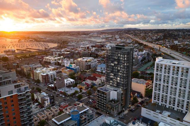 1620 Union Street, San Diego CA: https://media.crmls.org/mediaz/5f404555-7695-443b-b2bd-a2530ad36297.jpg