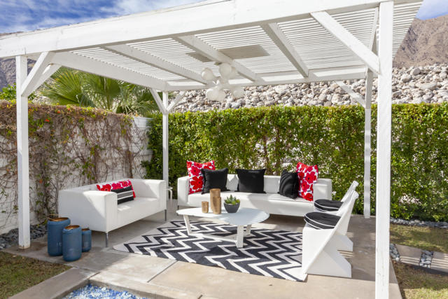 1147 Los Robles Drive, Palm Springs CA: https://media.crmls.org/mediaz/5f407d2a-967f-4f8f-821f-054383a3d993.jpg