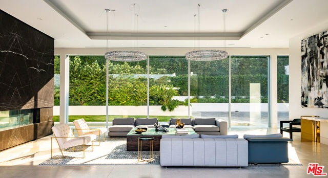 642 Perugia Way, Los Angeles CA: https://media.crmls.org/mediaz/5f418939-0dbc-49c6-a099-d2a079858c5e.jpg