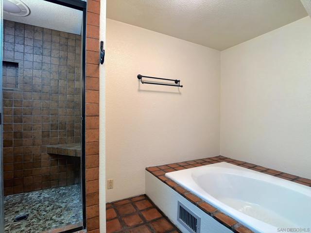 1077 VISTA MADERA LANE, El Cajon CA: https://media.crmls.org/mediaz/5f41d166-34ff-405b-a3fa-3642695652cd.jpg