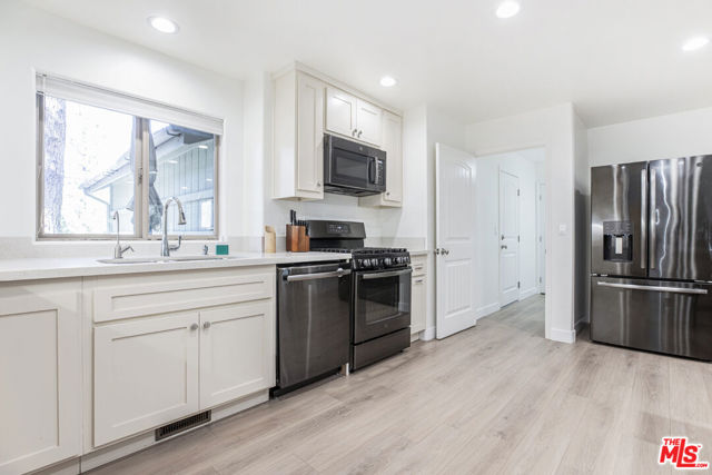 1712 Woodland Drive, Pine Mountain Club CA: https://media.crmls.org/mediaz/5f41f8b3-d445-444f-932a-a63cd8f3798b.jpg