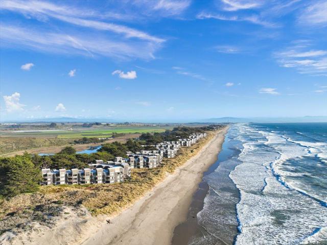 101 Shell Drive, Watsonville CA: https://media.crmls.org/mediaz/5f4524f2-d76b-4d22-a6ca-b74fe9424e00.jpg