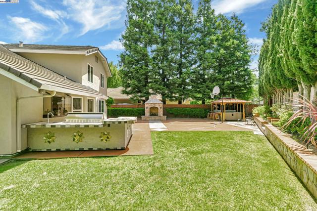 38957 Altura Street, Fremont CA: https://media.crmls.org/mediaz/5f45252a-3173-48b0-bde5-748d185e3f75.jpg