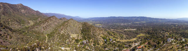 1797 Foothill Road, Ojai CA: https://media.crmls.org/mediaz/5f45db35-72e7-4158-8fc8-e95b8d7c7ffc.jpg