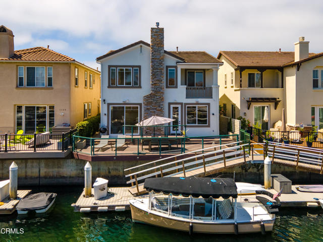1520 Viewpoint Drive, Oxnard CA: https://media.crmls.org/mediaz/5f47110a-bdaa-4859-8731-ece11c2414fc.jpg