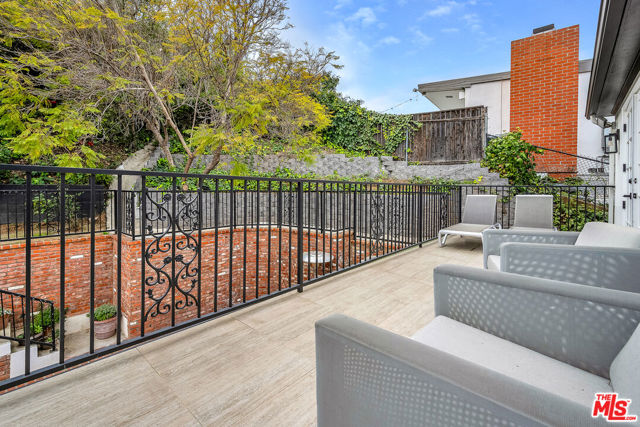 751 Westholme Avenue, Los Angeles CA: https://media.crmls.org/mediaz/5f4765ed-2661-499e-8cdc-5b695a41e169.jpg