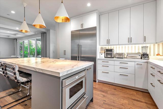 2101 Valparaiso Avenue, Menlo Park CA: https://media.crmls.org/mediaz/5f476c2f-b4bd-456b-8501-e8ad548404ca.jpg