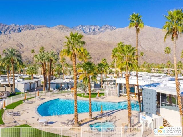 1111 E Palm Canyon Drive, Palm Springs CA: https://media.crmls.org/mediaz/5f47a7d5-1f71-43e8-9a65-6ffc58a4c008.jpg