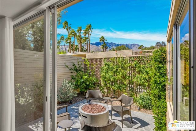 360 Cabrillo Road, Palm Springs CA: https://media.crmls.org/mediaz/5f47eeb7-bb9a-4666-8864-6e8152ee3e67.jpg