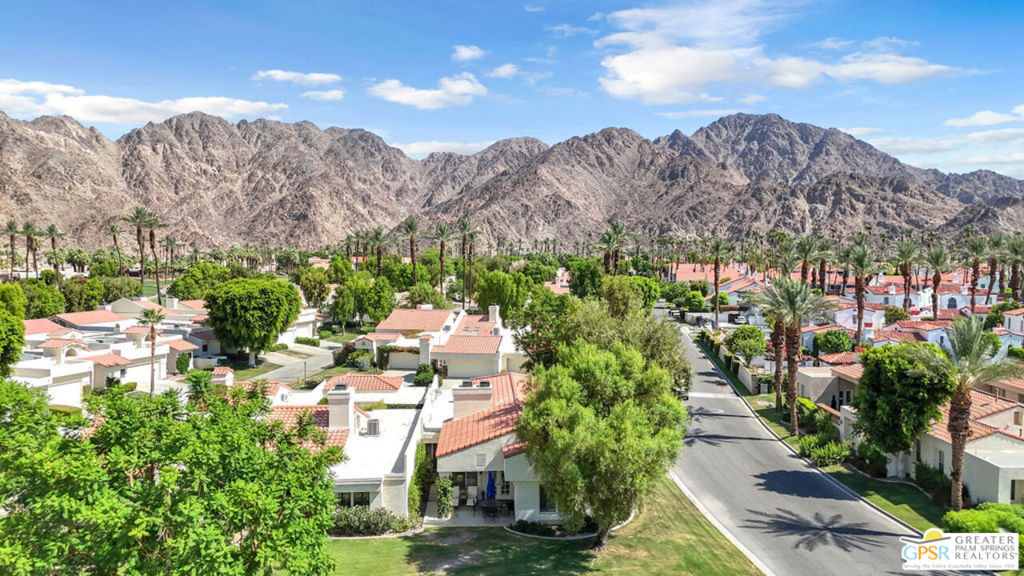 https://media.crmls.org/mediaz/5f4843c7-d0cc-456b-ba28-c49a3fc7e181.jpg?preset=X-Large