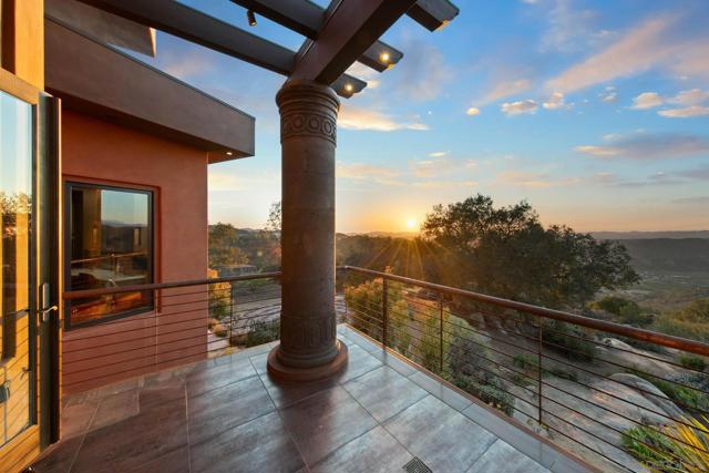 19210 Highland Hills Dr, Ramona CA: https://media.crmls.org/mediaz/5f489626-40df-4bdd-8f54-4c6c9dea37ba.jpg