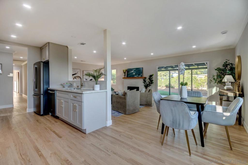 MLS #250036382SD img 3