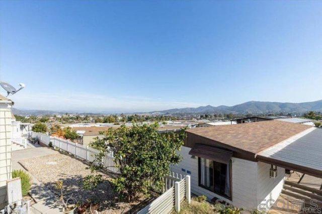 650 S Rancho Santa Fe Rd, San Marcos CA: https://media.crmls.org/mediaz/5f4a0d1b-22d1-4b1c-b559-378ed0999259.jpg