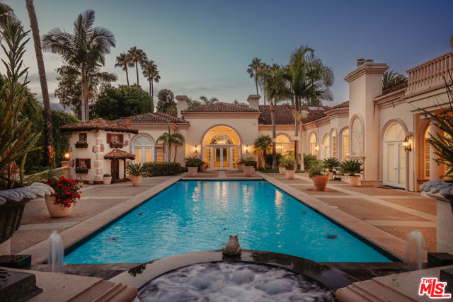 16727 Camino Sierra Del Sur Drive, Rancho Santa Fe CA: https://media.crmls.org/mediaz/5f4aa23a-89b2-48f6-b188-1a8680d68c61.jpg