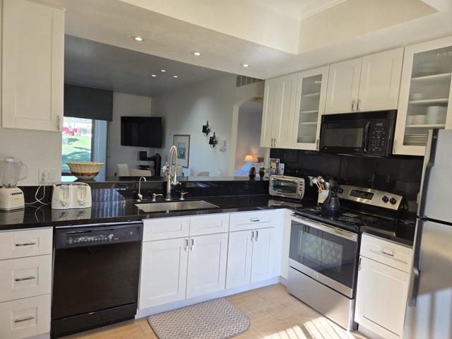 67356 S Chimayo Drive, Cathedral City CA: https://media.crmls.org/mediaz/5f4b652c-88aa-462c-881b-a18d4882a8c6.jpg
