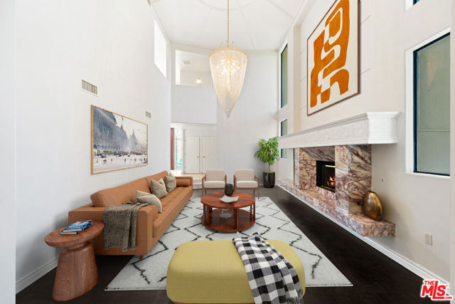 15656 Crownridge Place, Sherman Oaks CA: https://media.crmls.org/mediaz/5f4b7bd5-9362-4a71-a5f0-f0db5a07624a.jpg