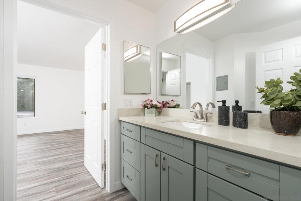 1040 Washington Ave - photo 12