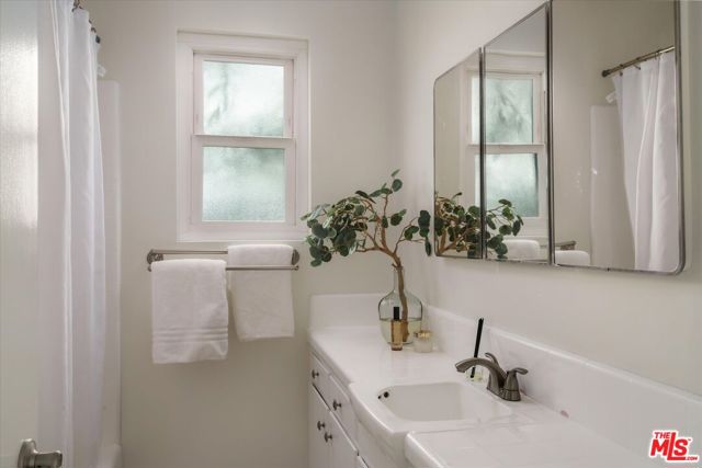 14141 Killion Street photo 21