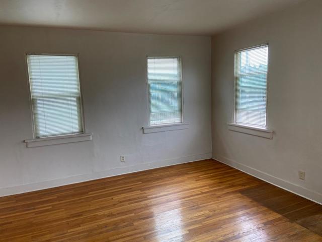 Image 18 of 28 For 419 Forest Avenue