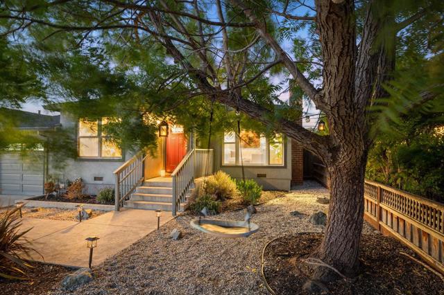 3813 Pasadena Drive, San Mateo CA: https://media.crmls.org/mediaz/5f4db435-5f2e-4c57-86c5-fb5492c2cbc2.jpg