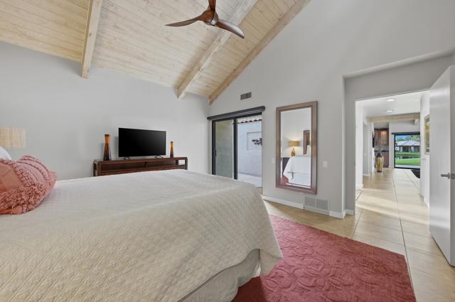 444 Sunningdale Drive, Rancho Mirage CA: https://media.crmls.org/mediaz/5f4e263e-419e-423d-8373-544dfe2fa811.jpg