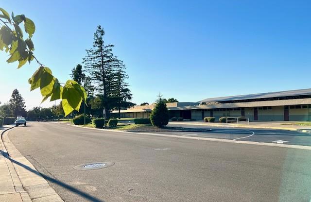 1047 Bret Knoll Court, San Jose CA: https://media.crmls.org/mediaz/5f4e366d-9698-452e-9f8e-430d2651ef67.jpg