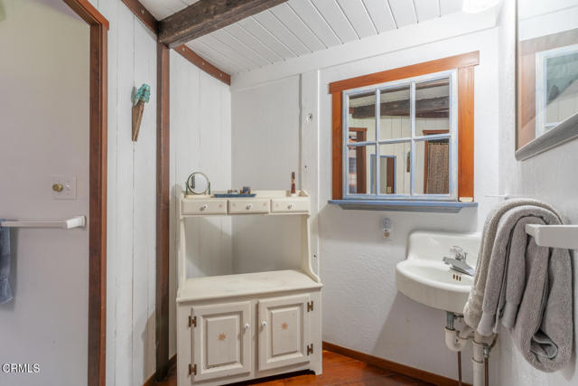 32450 32450 Simpson Lane, Fort Bragg CA: https://media.crmls.org/mediaz/5f4e8a58-0baf-496f-909c-353cf4e08d31.jpg