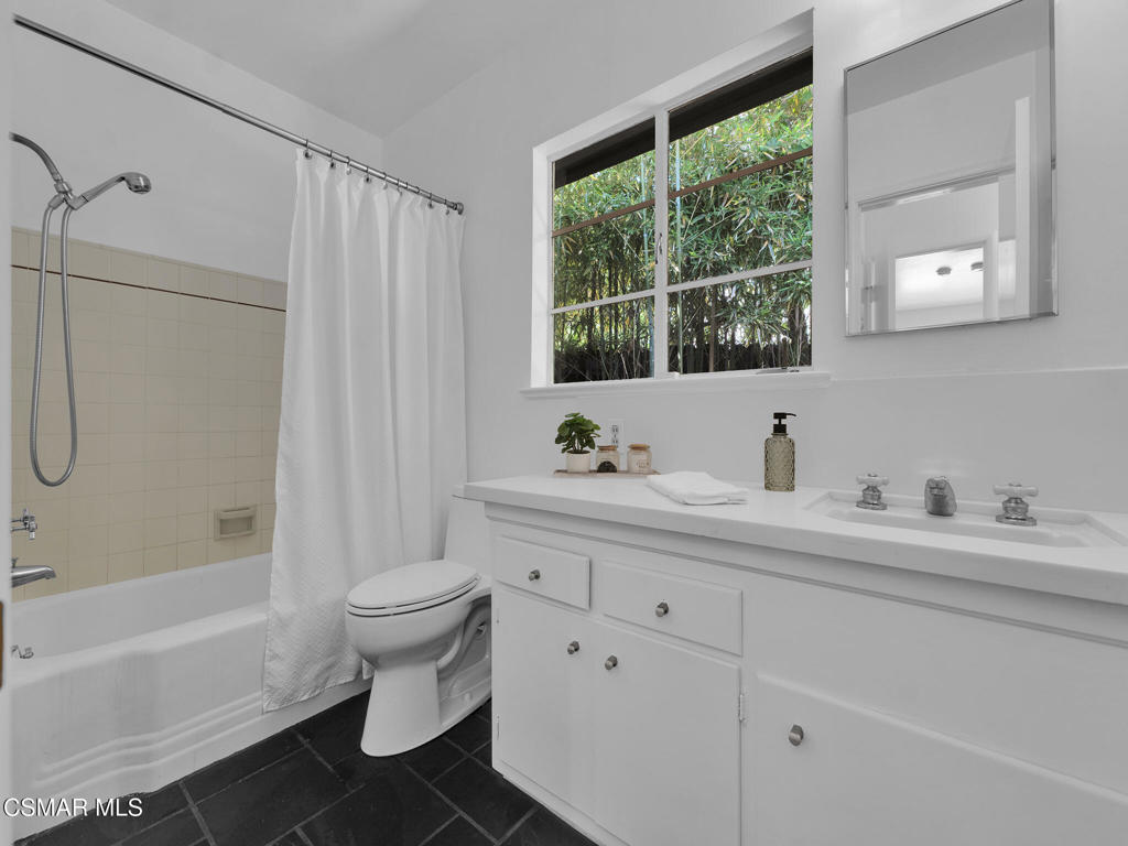 13606 Oak Canyon AvenueSherman Oaks img 26