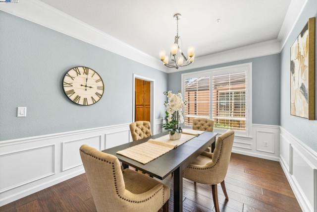 635 Eliot Dr, Livermore CA: https://media.crmls.org/mediaz/5f5065a0-7be9-4c72-8d42-675a344ba565.jpg