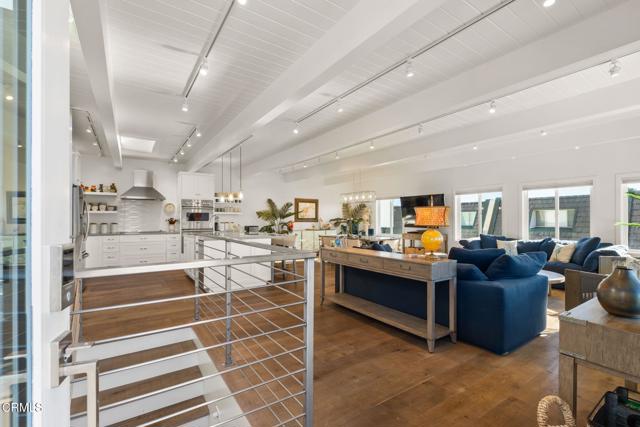 Detail Gallery Image 7 of 52 For 11770 Pacific Coast Hwy #U,  Malibu,  CA 90265 - 4 Beds | 4 Baths