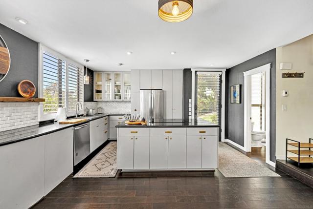 675 S. Sierra Ave, Solana Beach CA: https://media.crmls.org/mediaz/5f51caea-1a78-466d-acca-50f97d77ccb4.jpg