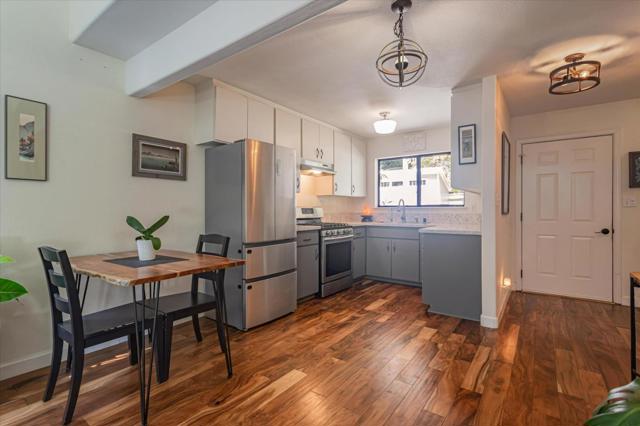 Image 11 of 42 For 4399 Glenwood Drive