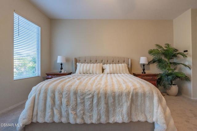 4260 Crabapple Court, Moorpark CA: https://media.crmls.org/mediaz/5f538526-7245-4808-bd8e-b80f1390c63b.jpg