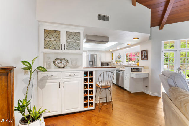 Detail Gallery Image 18 of 52 For 2210 Brambling Ln, Pasadena,  CA 91107 - 3 Beds | 3 Baths