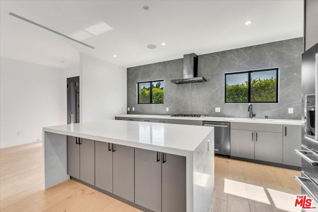 5456 Hazeltine Avenue, Sherman Oaks CA: https://media.crmls.org/mediaz/5f53d6df-910f-4d4c-9eeb-eefbab8cf4d8.jpg